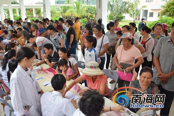 惊！三亚平替竟成东北人‘避寒圣地’，背后真相让人哭笑不得！