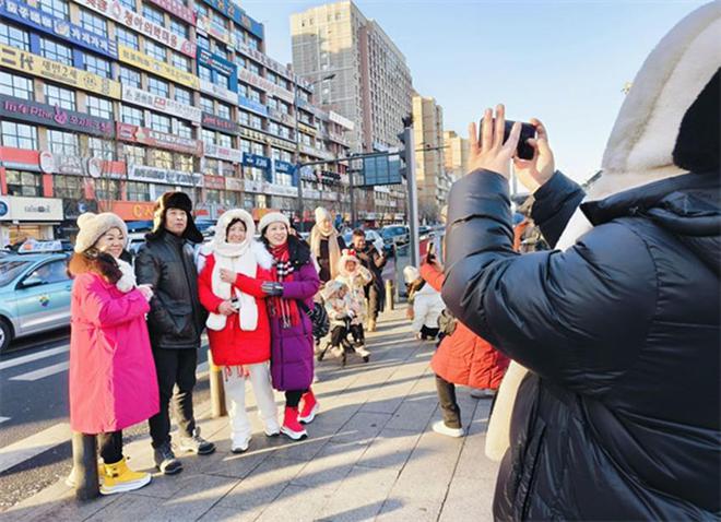 哈尔滨迎来大批韩国游客，魅力冰城的独特吸引力